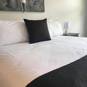 Guiding Star Motel & Hotel